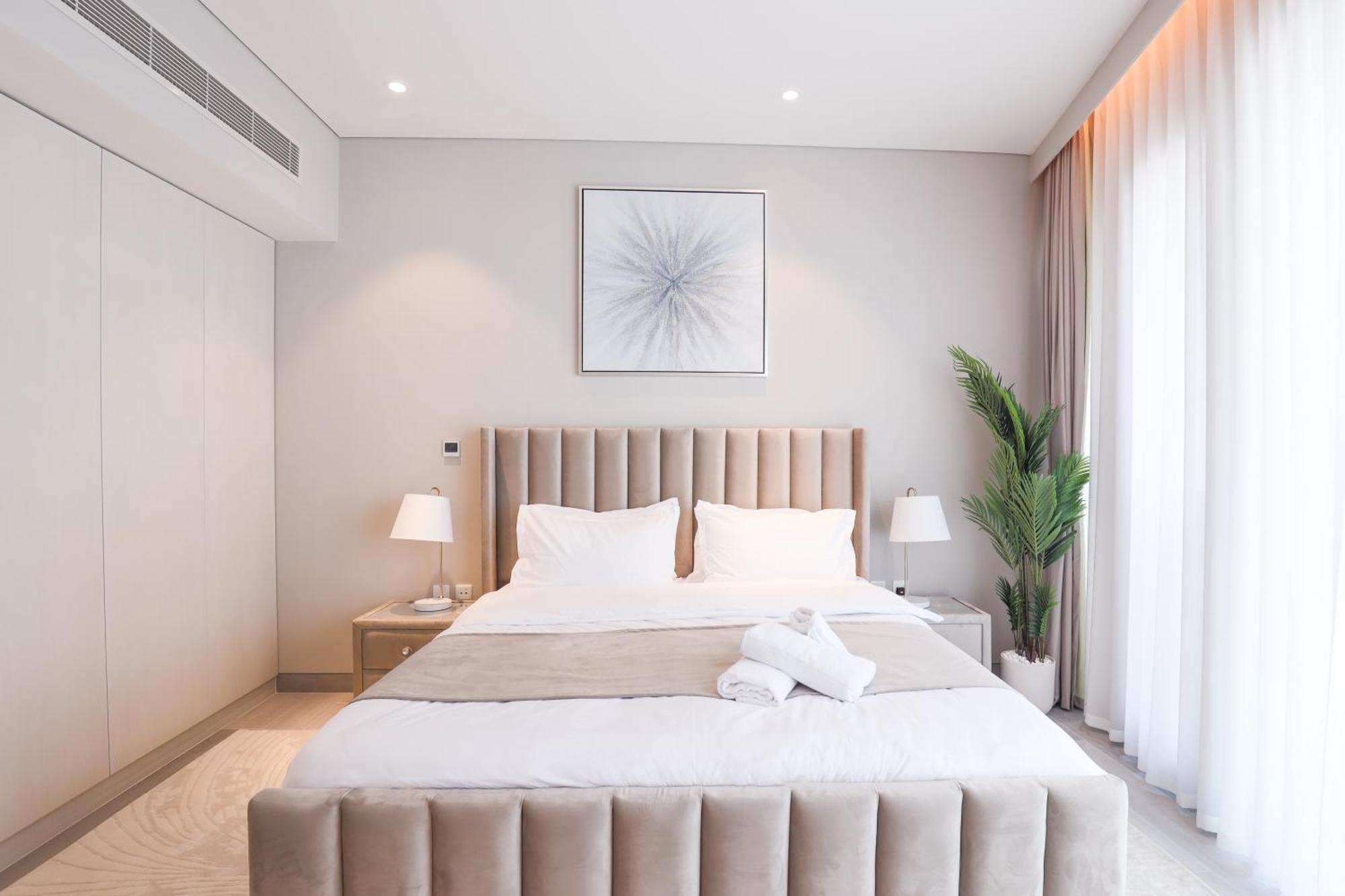 Stunning 1br In Marina, Canal View Apartment *