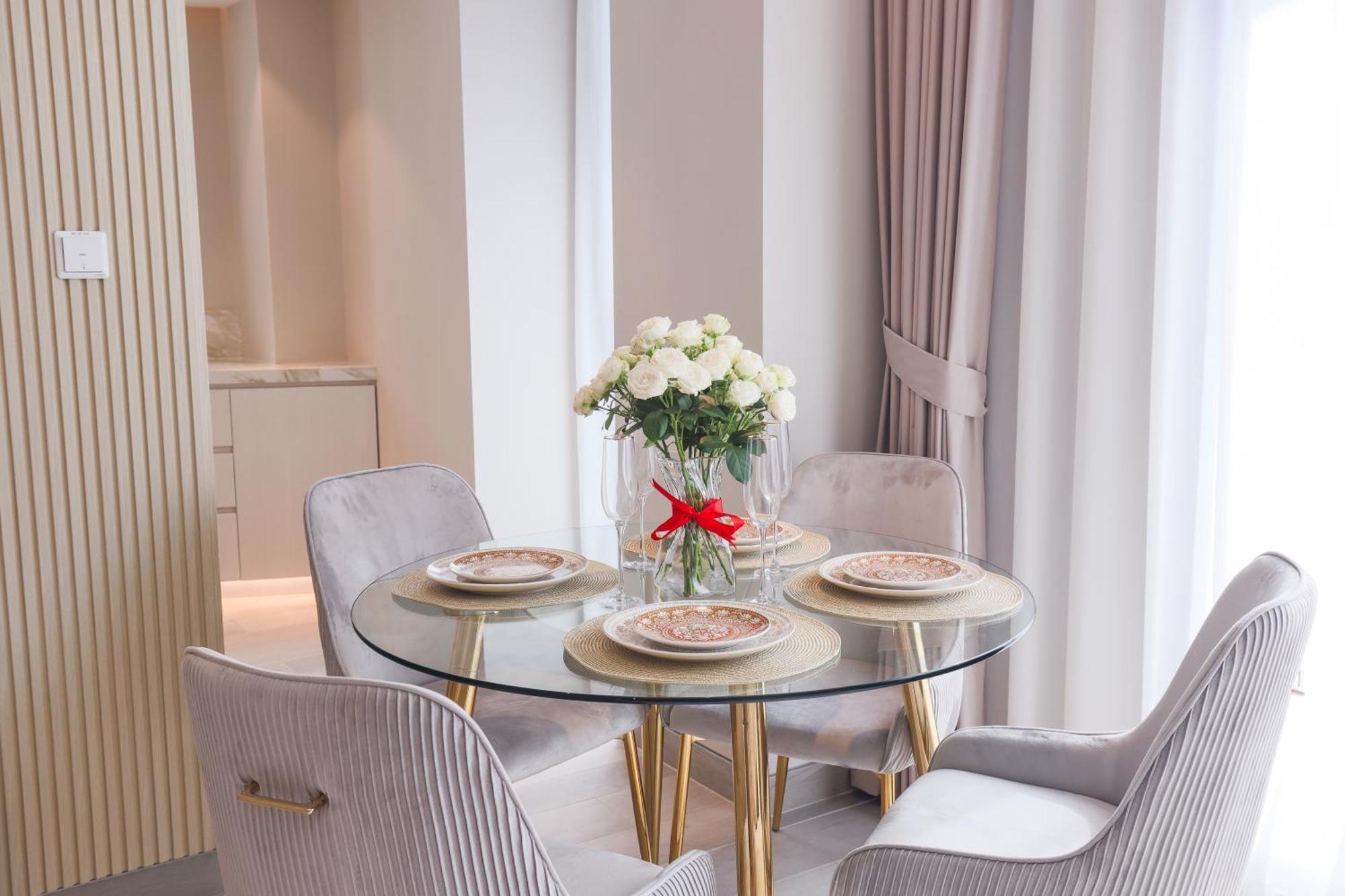 Stunning 1br In Marina, Canal View *