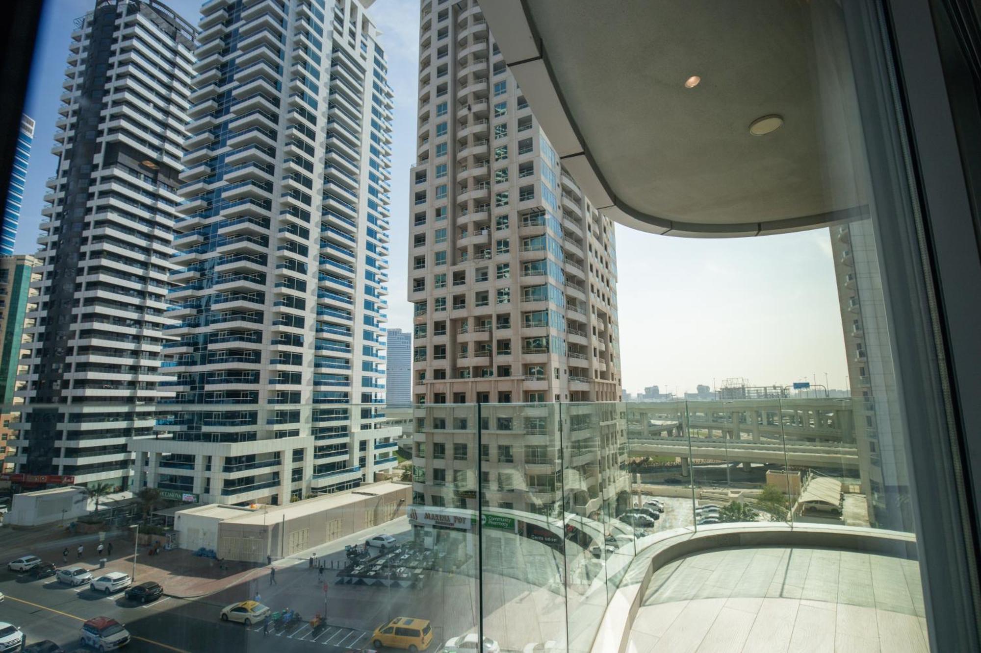 Apartment Stunning 1br In Marina, Canal View Dubai