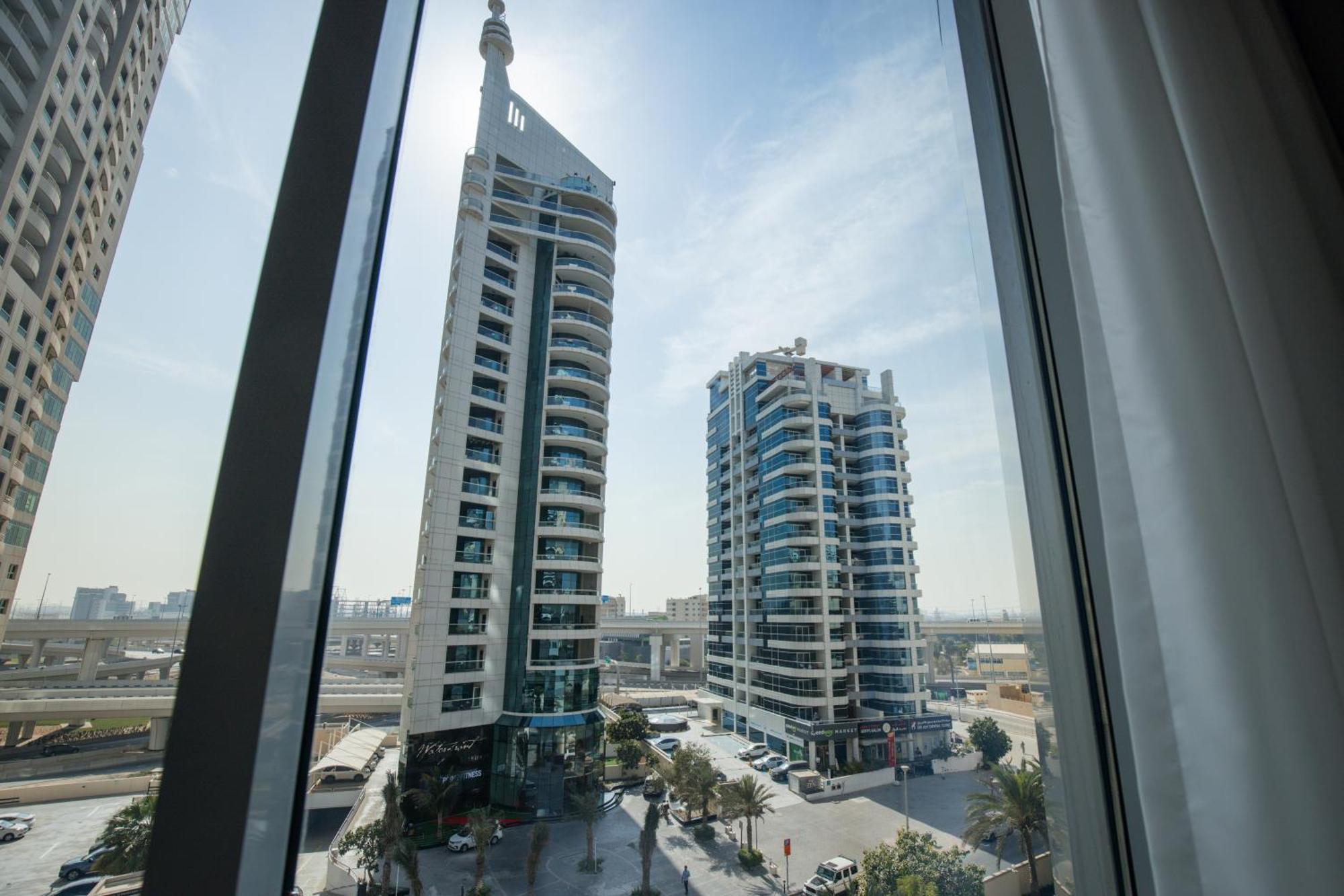 Stunning 1br In Marina, Canal View *