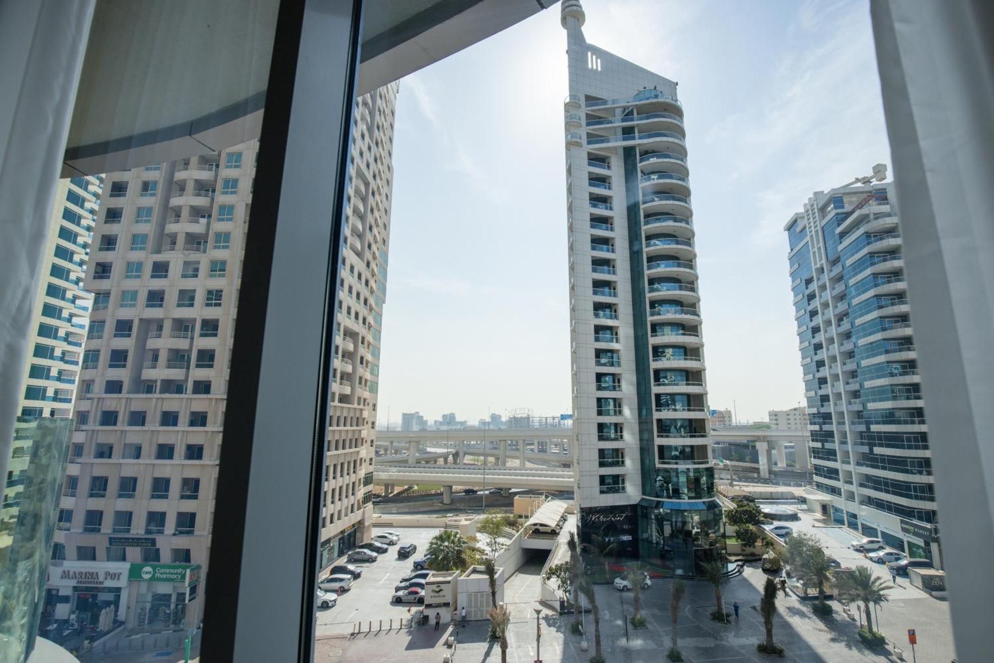 Stunning 1br In Marina, Canal View