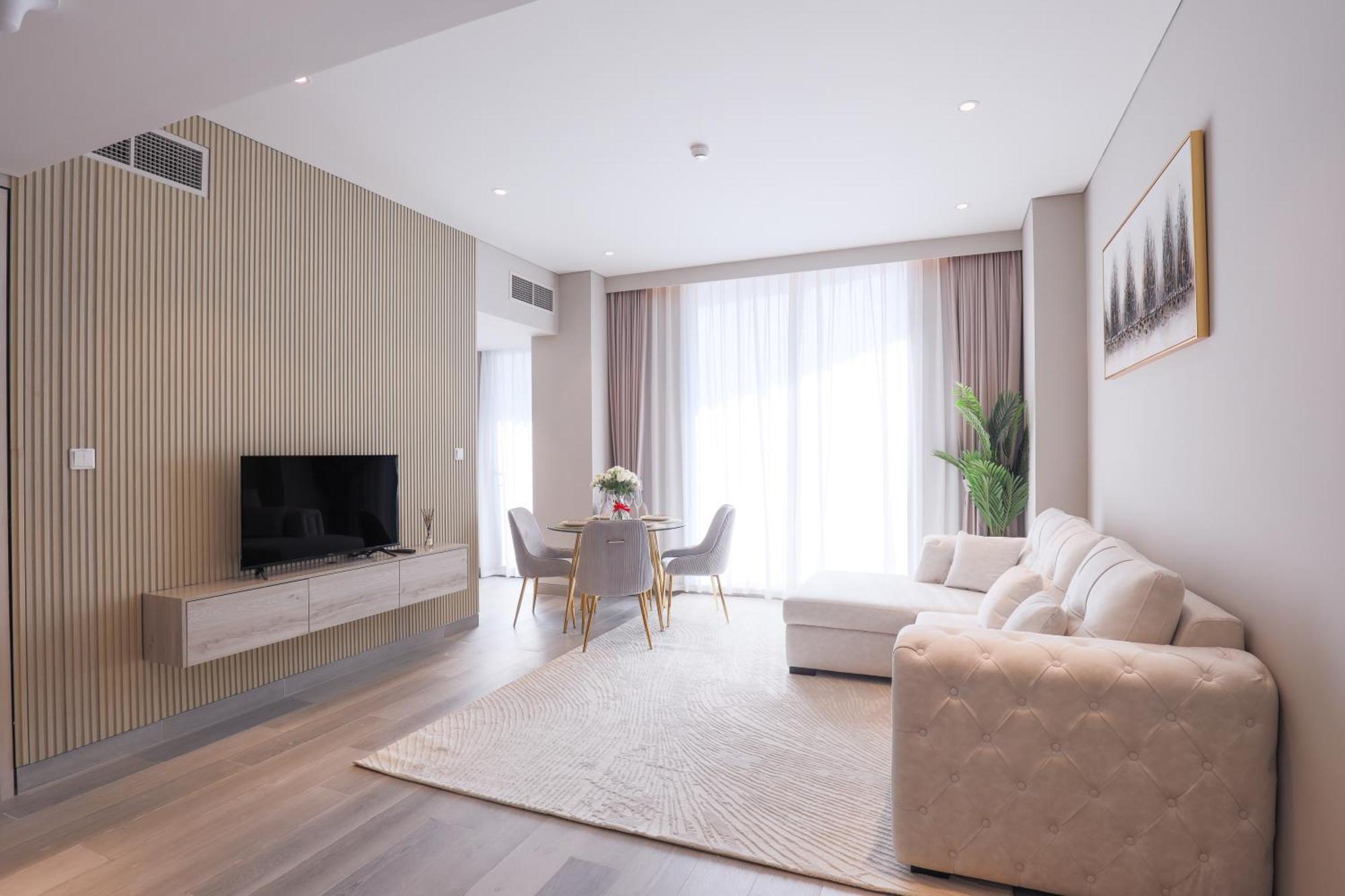 Apartment Stunning 1br In Marina, Canal View